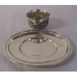 Silver oval plate Sheffield 1935 weight 5.05 zt 18 cm x 14.5 cm and a silver bowl London 1901 weight