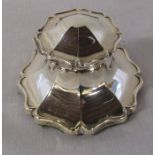 Silver capstan inkwell with liner (hinge broken) Chester 1919