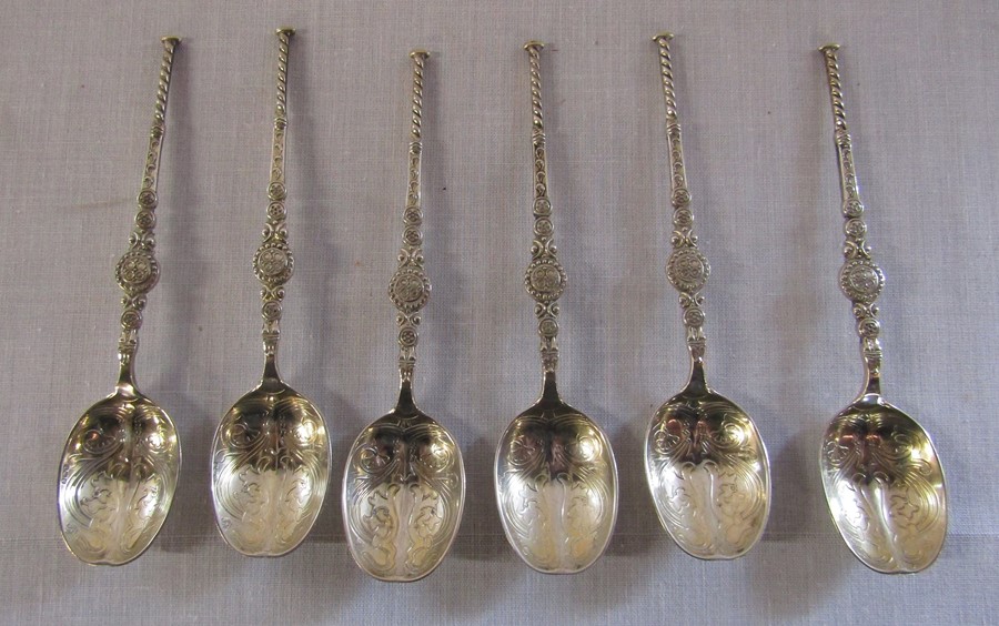 Cased set of ornate silver teaspoons Birmingham 1936 weight 2.10 ozt - Image 2 of 2