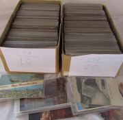 2 boxes of assorted postcards relating to the USA (approximately 1000 cards)