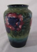 Moorcroft anemone pattern vase H 15 cm