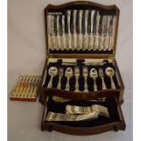 Viners of Sheffield cased half canteen of King's pattern silver plate cutlery & a boxed set of