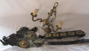 Horse brasses and a brass light fitting