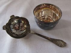 Silver tea strainer and bowl Sheffield 1964 weight 2.99 ozt