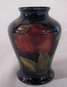 Small Moorcroft Pomegranate pattern vase H 9 cm