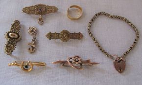 Selection of 9ct gold inc bracelet and brooches (2 brooches without pins) 15.9 g & a 22ct gold