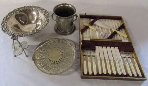 Assorted silver plate inc cased set of fish knives and forks, bowl and salt stand