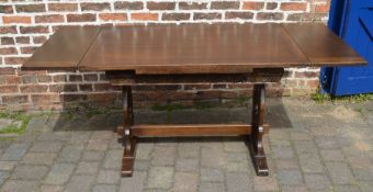 Oak draw leaf refectory style dining table (extends to 182 cm x 80 cm)