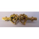 9ct gold double love heart / sweetheart brooch Chester hallmark  length 4.5 cm weight 2.5 g
