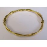 9ct twisted gold bracelet 8 cm x 6.5 cm weight 7.2 g