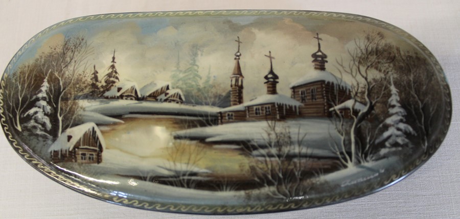 Fedoskino Russian lacquered box & 2 others with hand-painted scenes & 2 sets of Russian dolls - Image 3 of 3