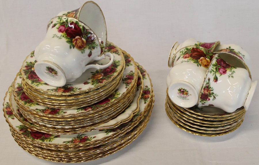 Royal Albert Old Country Roses part tea / dinner service approx. 32 pieces
