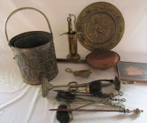 Assorted brassware inc coal bucket, copper warming pan and fireside companion