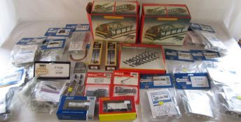 Various Hornby and kitmaster model kits