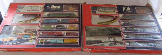 2 Lima model train sets - 1859 A2 and 10 1856 AW - banked bridge container unloader & two way signal