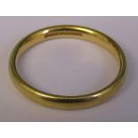 18ct gold band ring weight 3.3 g size P/Q