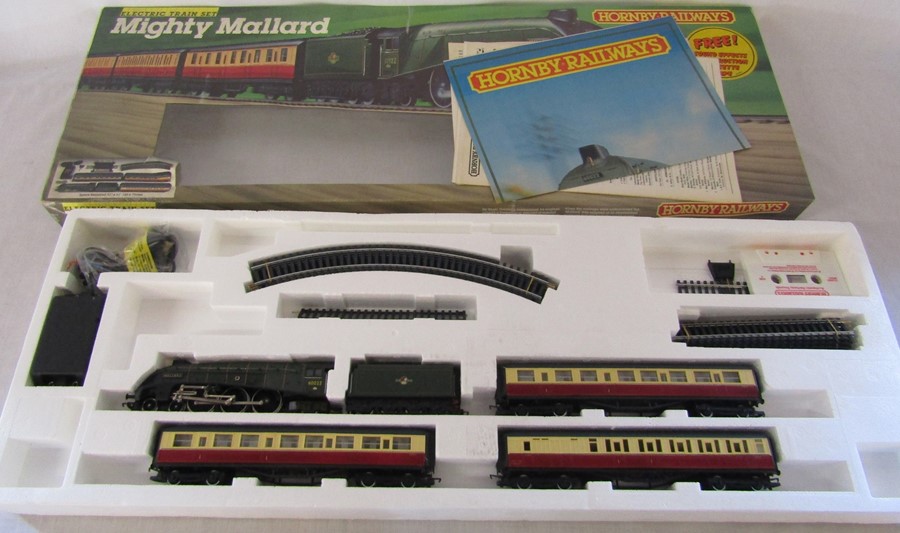 Hornby train set - Mighty Mallard - Image 2 of 2