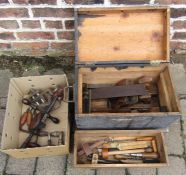 Small vintage Joiners chest with assorted woodworking hand tools inc planes, measuring tools etc