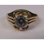 9ct gold ring with spinel stone size P/Q total weight 3.8 g