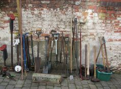 Large quantity of garden tools, construction tools, post driver & wellington boots
