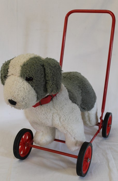 Deans / Gwentoys dog on wheels