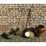 Coaching horn, copper bed warming pan, pair of brass jardinieres, terracotta bowl etc
