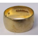 9ct gold band ring size N weight 5.1 g