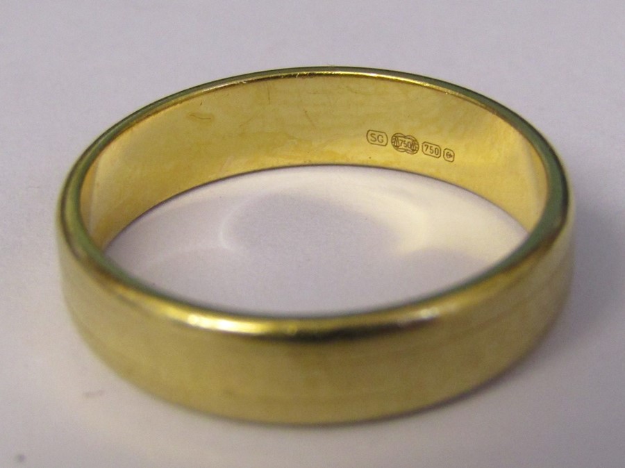 18ct gold band ring size O weight 4.2 g