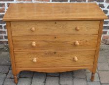 Late Victorian elm wood chest of drawers