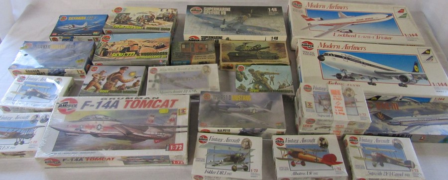 Assorted Airfix model kits inc vintage aircraft, supermarine spitfire VB, mustang and skyhawk