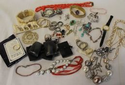 Selection of costume jewellery