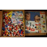 Quantity of vintage Lego with instruction manuals (AF)
