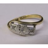 9ct gold and platinum diamond chip ring size N weight 1.86 g