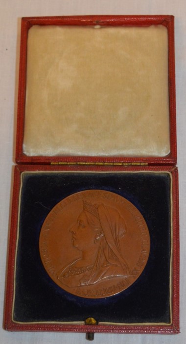 Queen Victoria Golden Jubilee (1837-1887) bronze medallion in case