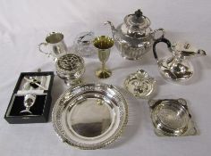 Various silver plate inc teapot and tankard