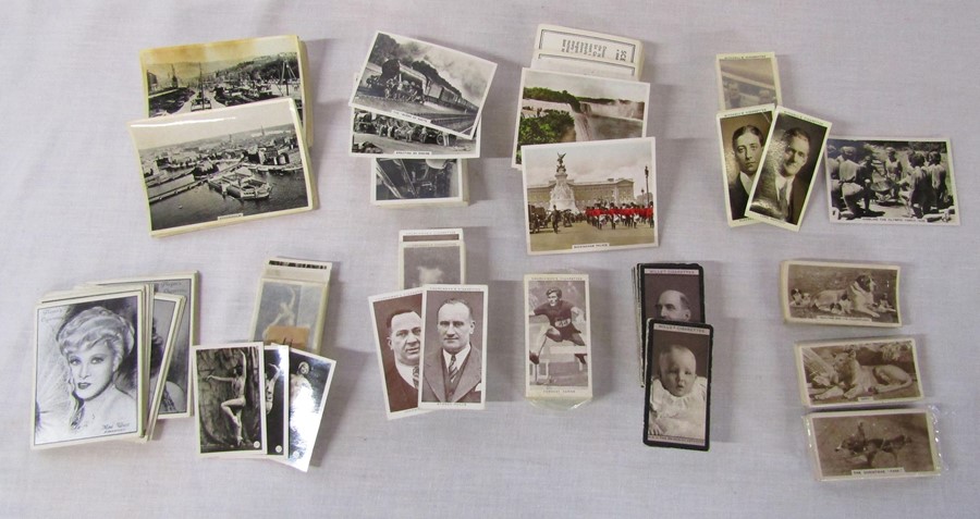 Various picture cigarette cards inc Stephen Mitchell & Son 'A gallery of 1934' (50 cards), Murray'