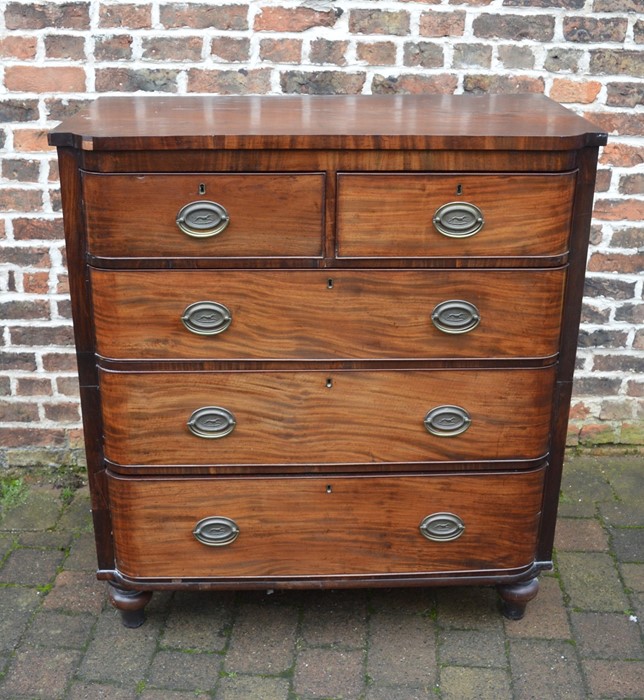 Victorian bow fronted mahogany veneer chest of drawers with plate handles & turned feet H118cm