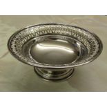 Silver pedestal bowl Birmingham 1965 weight 3.64 ozt D 13 cm H 5 cm