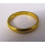 22ct gold band ring size R weight 4.4 g
