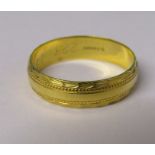 18ct gold band ring size P weight 3.1 g