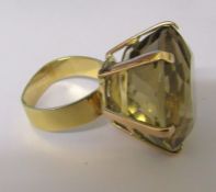 9ct gold 100 ct (one hundred carat) citrine dress ring weight 23.6 g size S