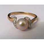 9ct rose gold pearl and diamond chip ring size U weight 2.8 g