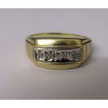9ct gold ring with 4 diamond chips weight 4.74 g size U