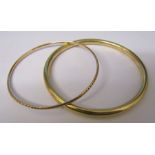 2 9ct gold bangles total weight 12.6 g D 6.5 cm and 7 cm