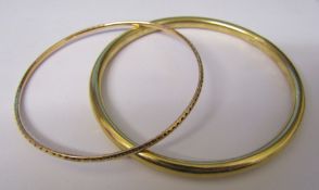 2 9ct gold bangles total weight 12.6 g D 6.5 cm and 7 cm