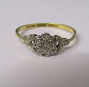 18ct gold and platinum diamond chip ring size O / P weight 1.69 g