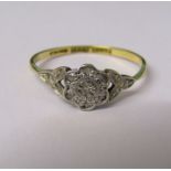 18ct gold and platinum diamond chip ring size O / P weight 1.69 g