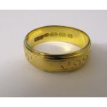 18ct gold band ring size O weight 5.4 g