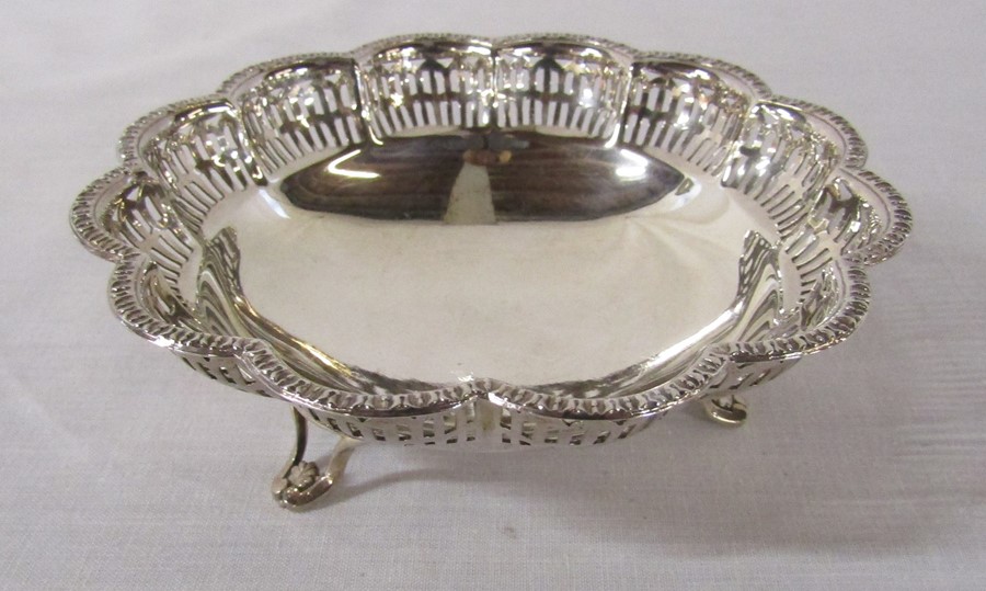 Silver dish Birmingham 1960 weight 2.90 ozt L 12 cm H 4 cm