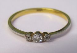 18ct gold diamond trilogy ring size R weight 2.1 g